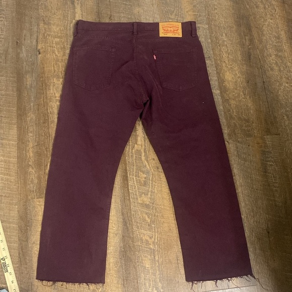 Vintage maroon Levi’s 513 Relaxed fit flared leg raw hem - Picture 1 of 9